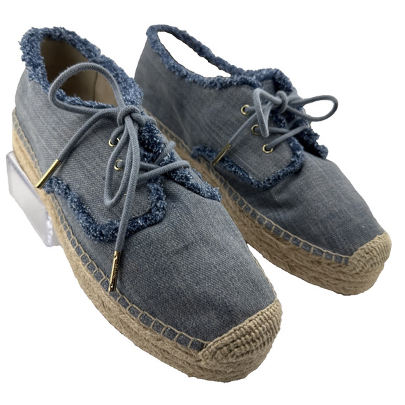 Michael Kors Lace-Up Flats Espadrille Frayed Denim Size 8M NWOB - Picture 1 of 9